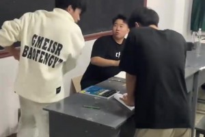 上课做梦打球，你能憋住不笑吗？！！！