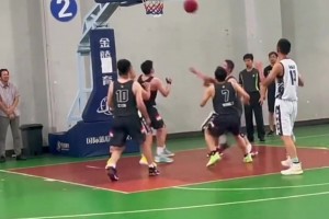 教练一看，好家伙！有卧底，停止交易！