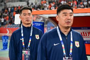 鲁媒指出：泰山队需纠正被动补锅的问题，教练职位不可再模糊处理