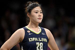 李月汝加盟安德玛 希望让更多人领略篮球魅力