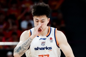 攻防转换成关键！张镇麟如何凭精准策应锁定胜局