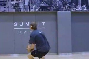 麦克朗这套动作，放在如今的扣篮大赛，应该轻松50分吧~