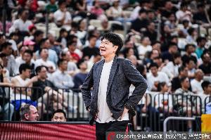 顶住压力！山东男篮热身赛逆境爆发意志如钢