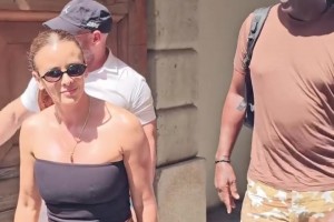 篮球之神乔丹携妻子现身米兰街头度假