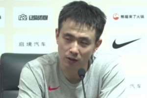 赵继伟：可能年轻球员比较紧张 对要求做得不够 有错误