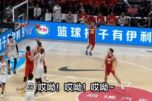 无奈！中国男篮连续进攻不中，三杨解说不断“哎呦”