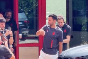 AC米兰标王正式驾到！拉莫斯携娇妻现身米兰内洛，这波排面拉满