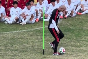 这光头会踢球吗