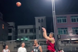 卧槽，这是野球场乔丹？