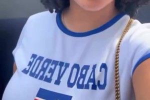 佛得角不仅有让人惊艳的足球，还有这么养眼的靓丽女球迷！