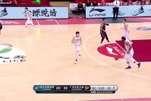杜锋此前曾在场边怒批曾繁日：你打两分钟就累啊