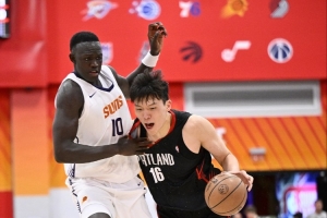 杨瀚森今夏联表现显著增强，显示其已适应此级别对抗