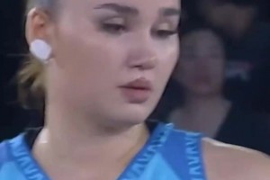 哈萨克斯坦U21女篮扎瑞娜，这体格在篮下是不是无敌了？