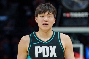 杨瀚森天赋出众，需强化体能与投射能力，NBA前景可期
