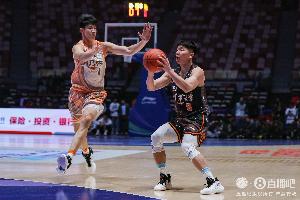 石奎、柳锐均缺席CBA选秀，石奎加盟金牛，柳锐考虑NBL