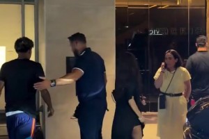小孩哥精力就是充沛！亚马尔被拍到玩到凌晨才回酒店