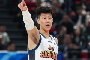 南京同曦队将和李玮灏签订3年C类合同