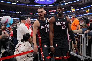 希罗别再玩无谓的硬汉戏码！NBA本质是商业，被交易不必怪罪队友