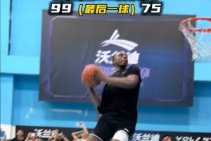 迪亚洛空中360度精彩扣篮绝杀，先前扣飞打板空接更为震撼