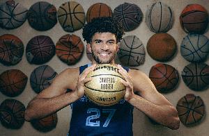 卡梅隆·布泽尔：球队拥有众多杰出球员，这是我们取得胜利的关键