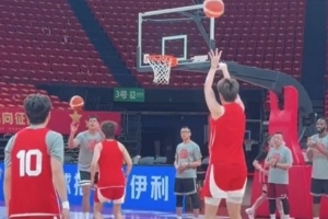 全网热议！中国女篮热身赛表现惊艳，三分球引爆赛场！