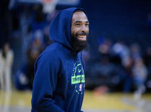 NBA官网报道：凯尔特人队签下后卫迈克·康利，年薪387万
