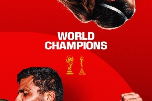 西班牙成为首个囊括男足和女足世界杯的国家，FIFA官方发布照片庆祝