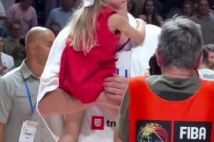 这才是最美好的时刻！约基奇在对阵波斯尼亚赛后亲吻女儿