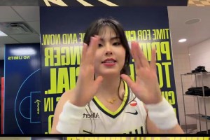 小宝真美！李月汝和队友佩奇拍摄可爱短视频