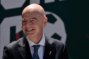 FIFA秘书长与因凡蒂诺断绝关系，力图将其罢免