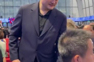 姚明出席中美文化交流活动 大家对姚明的贡献都很认可