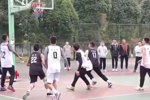 在学校里，你要是投三分很准，真能让你获得优先择偶权