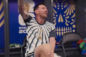 1传1射导演史诗级逆转！梅西更衣室挥手高歌庆祝晋级！